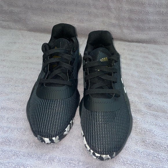 Adidas pro bounce 2019 low, black an gold sz 7 - Picture 5 of 6